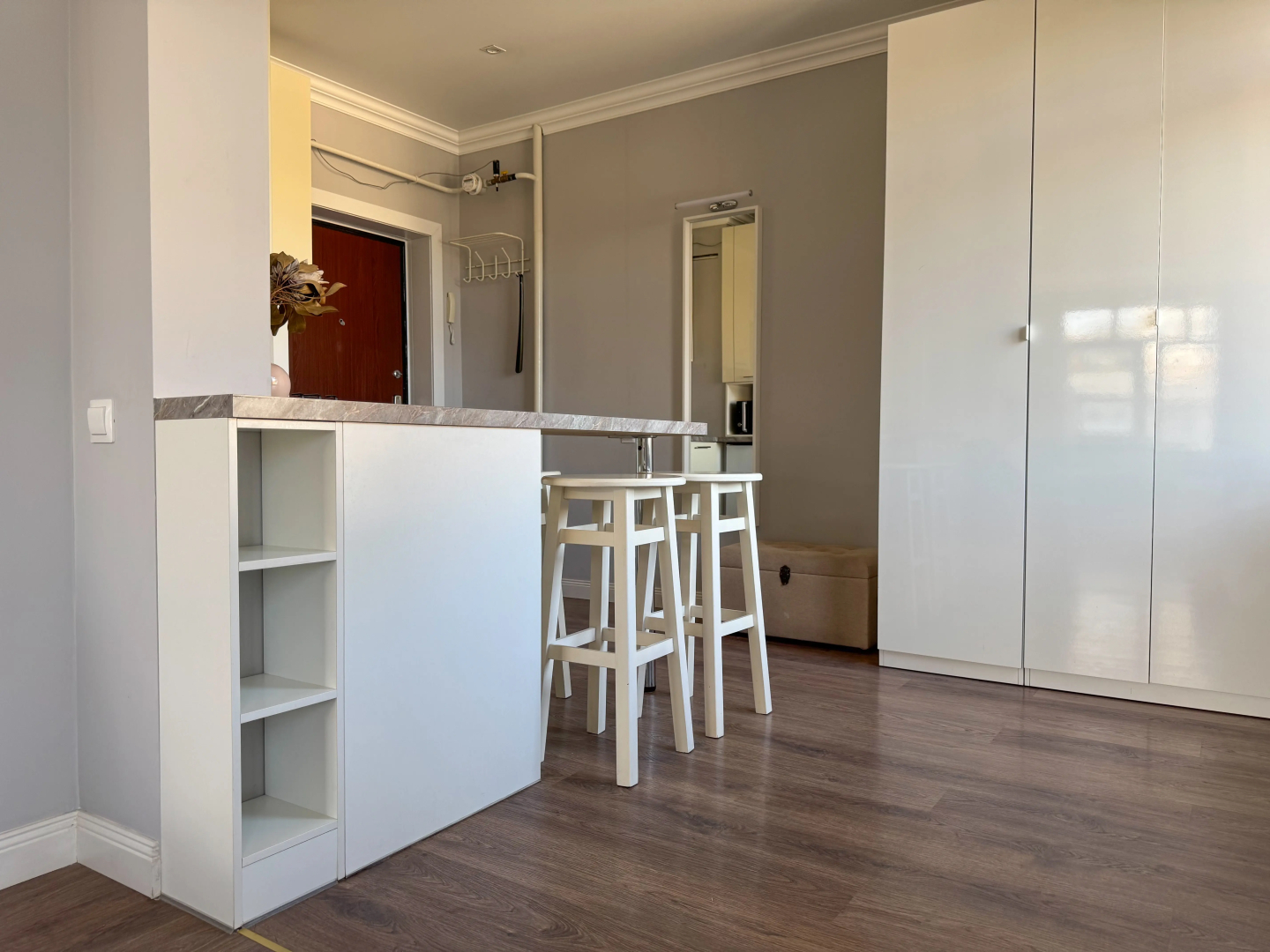 Апартаменты с балконом у реки рядом с пляжем