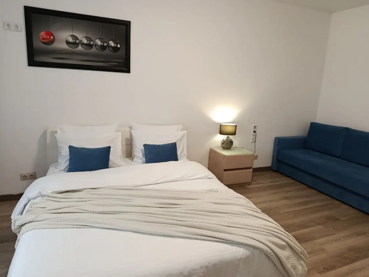 Квартира AlexHome РП Свердловский Строителей 9