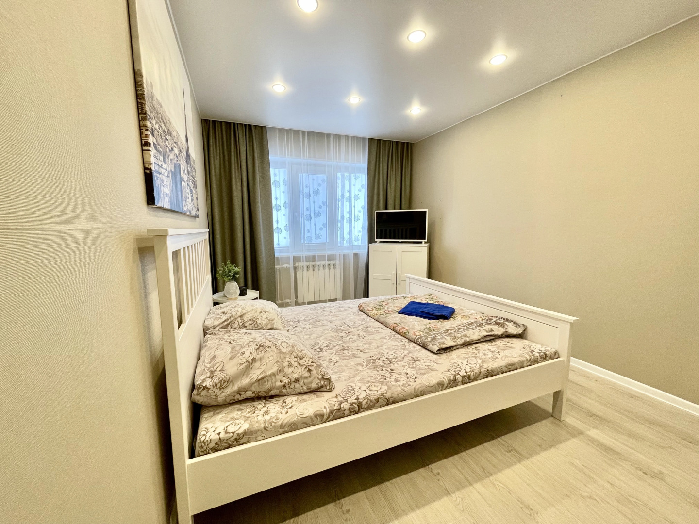 Two Pillows on str. Yanovskogo, bld. 4a