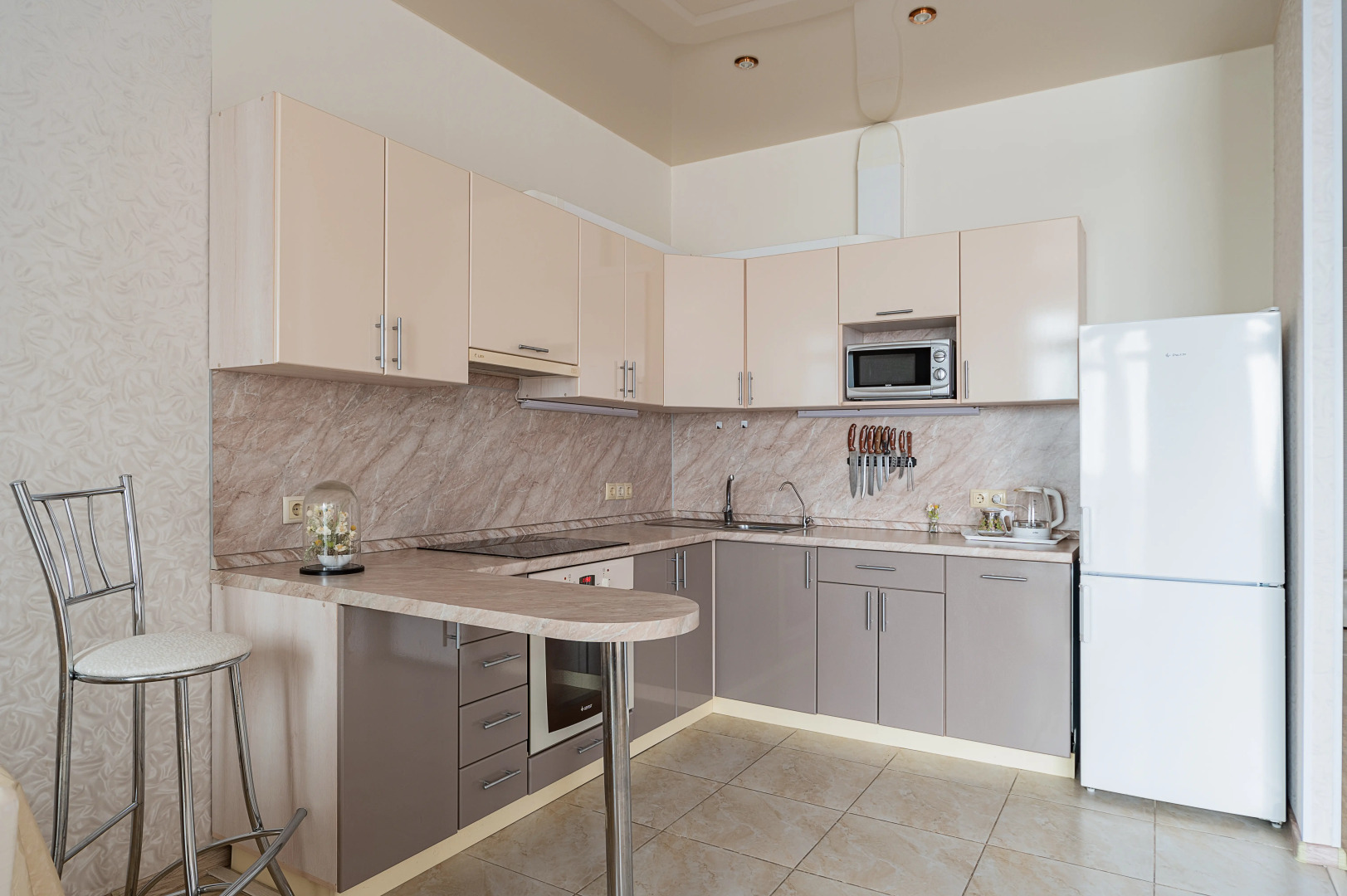 Апартаменты 2-комнатные в центре на Тигровой