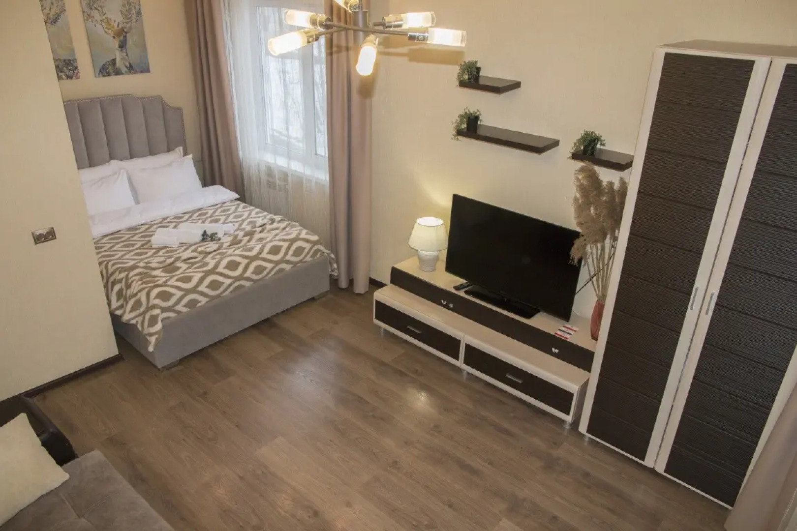 Апартаменты однокомнатные Премиум с джакузи на Парижской коммуны 40