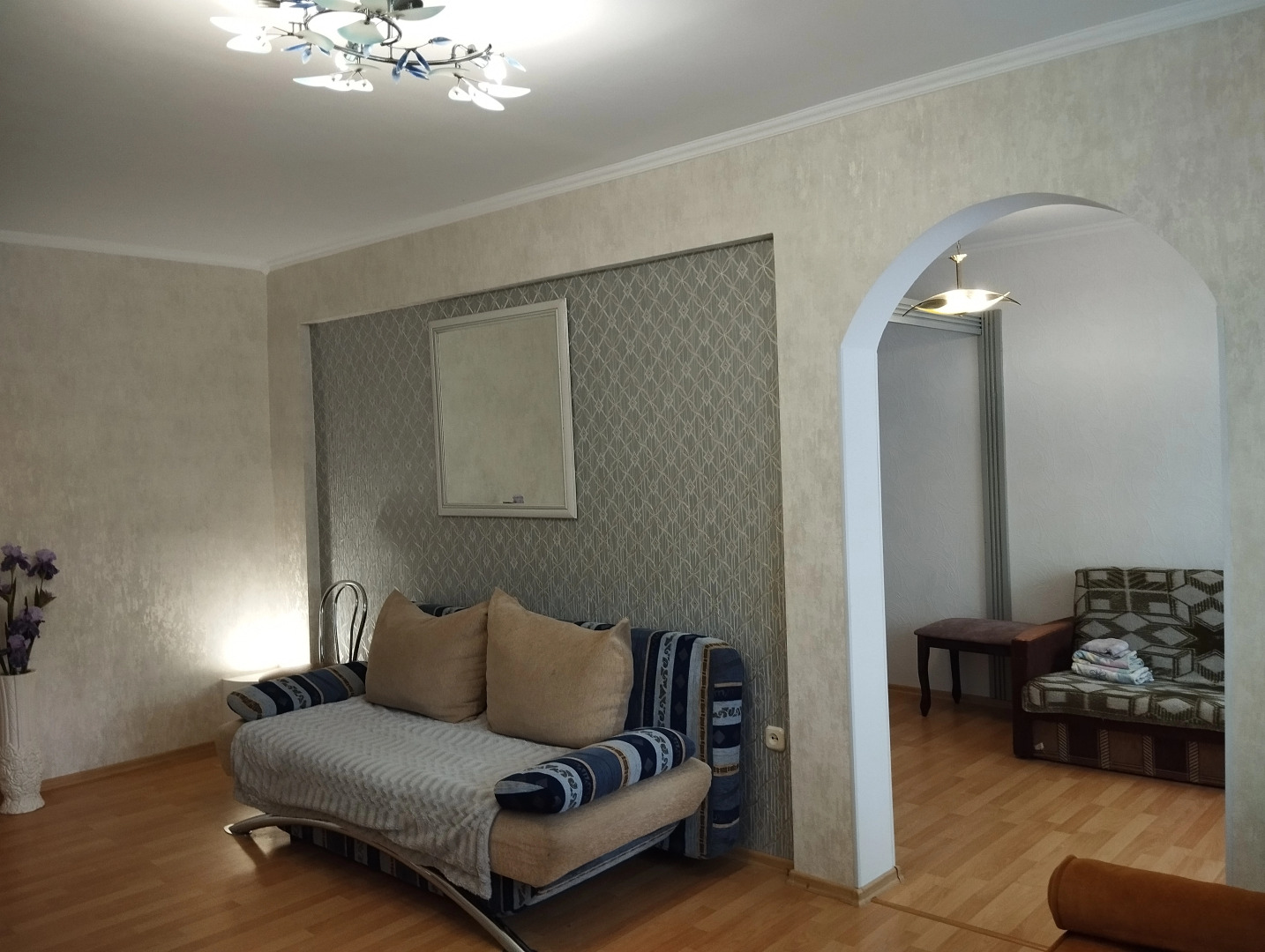 Квартира Двухкомнатная возле центра