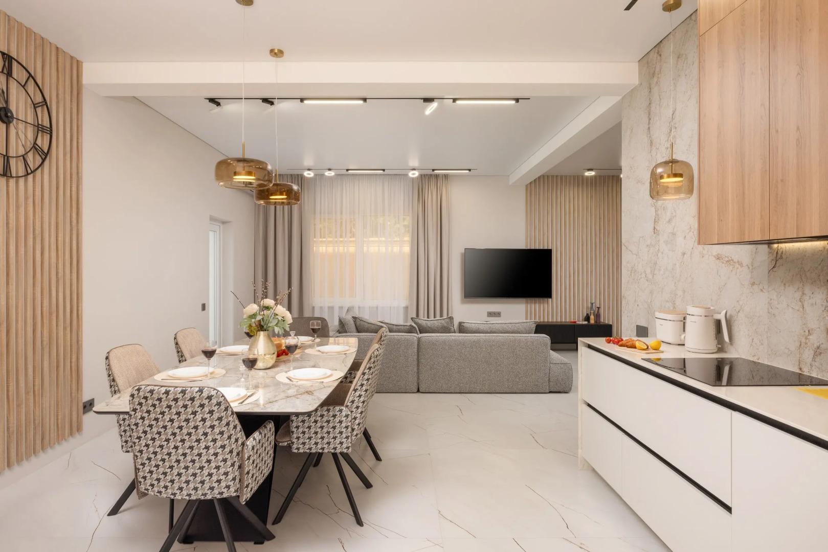 Вилла с подогреваемым бассейном и 6 спальнями