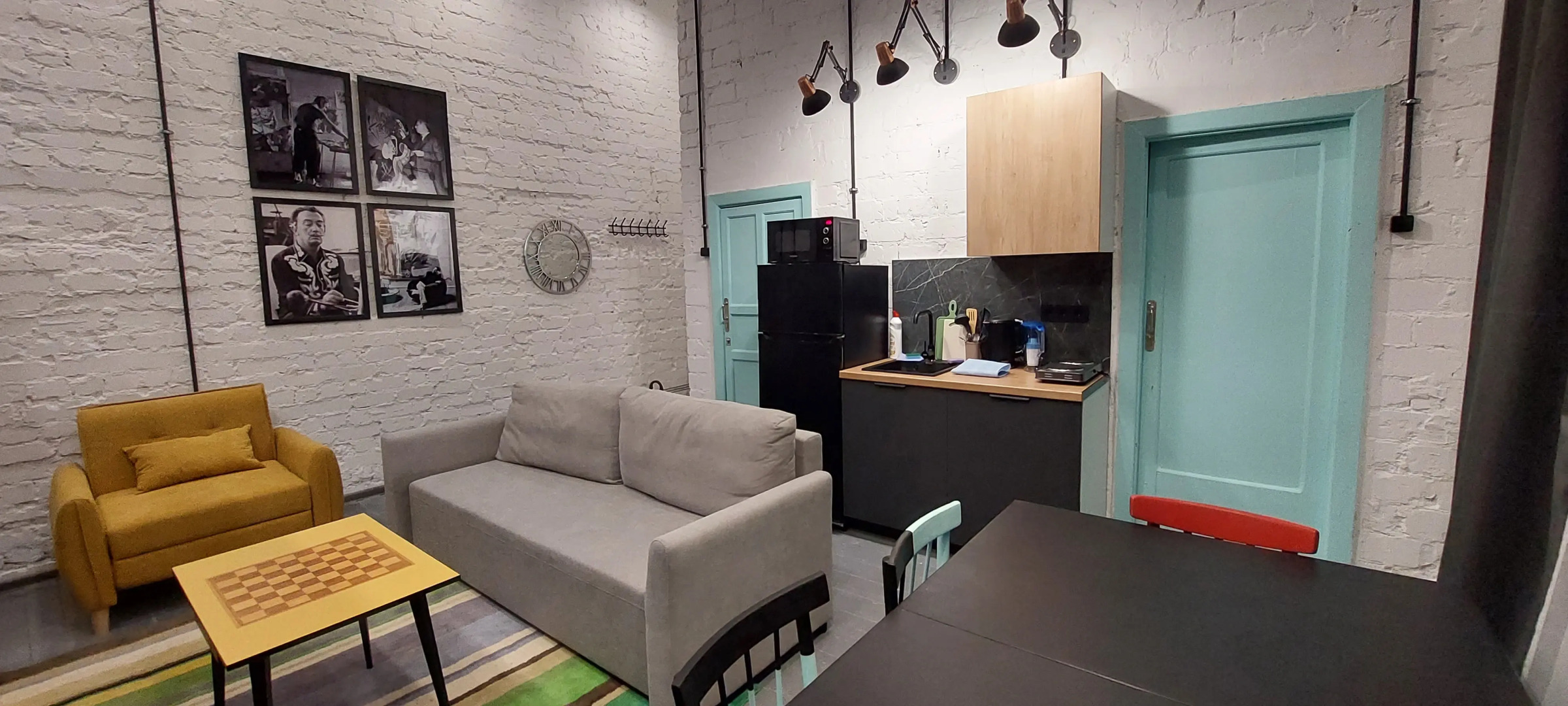 Апартаменты "У художника на Аллее Героев, 4"