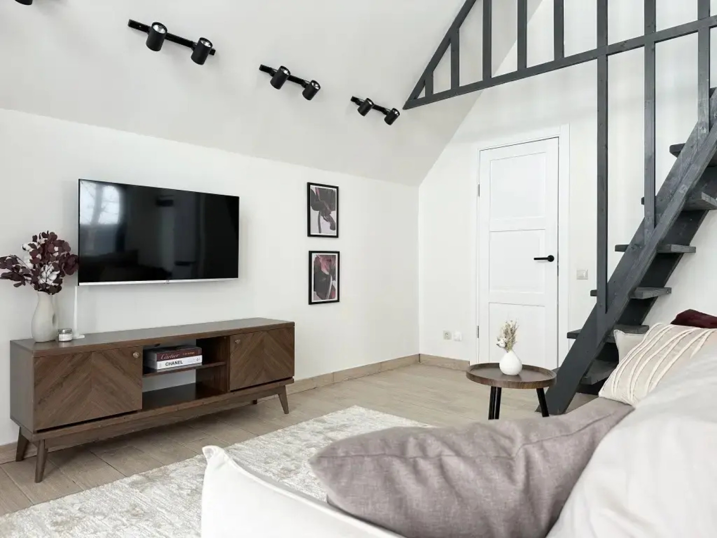 Частный Дом Барнхаус №5 с дровяной баней и горячим Чаном на 6 человек