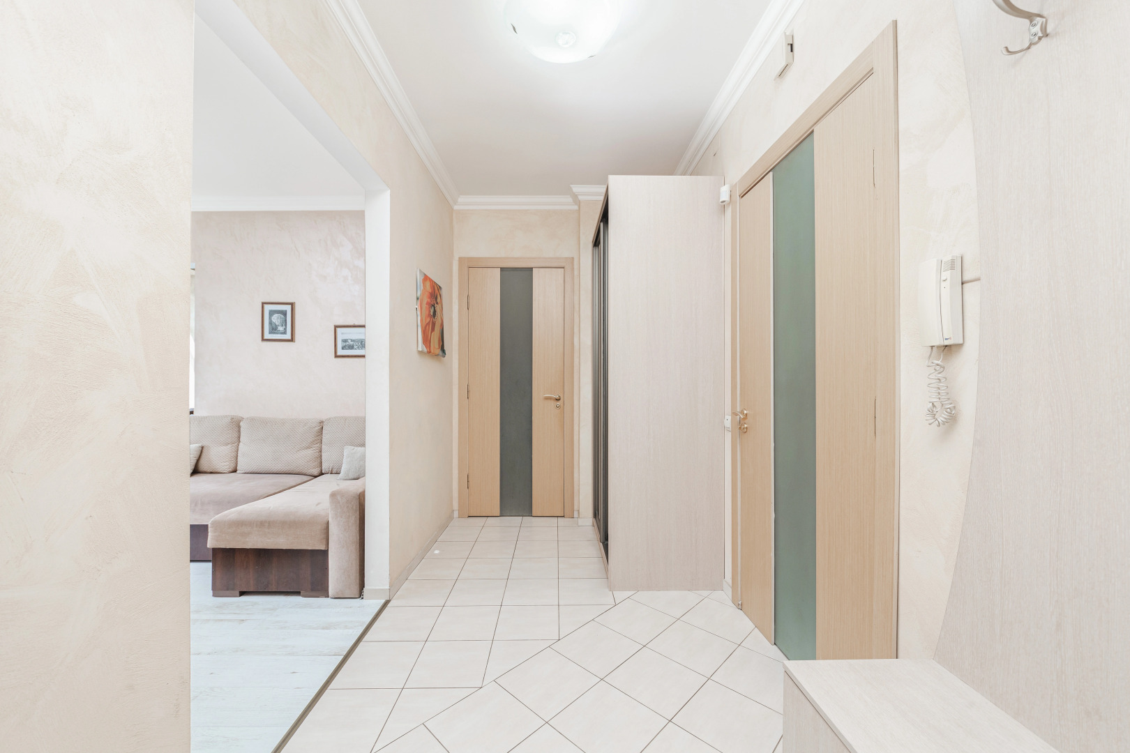 Апартаменты Улучшенные на Октябрьской Площади