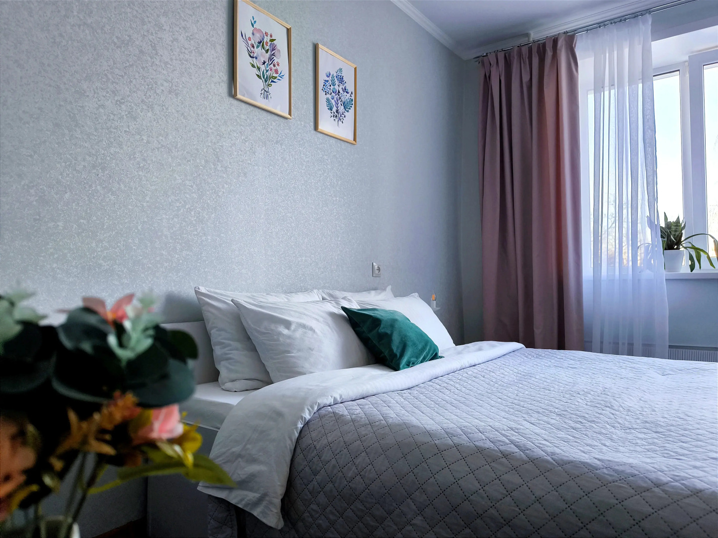 Квартира Просторная Двухкомнатная Рядом с Бизнес центром Plaza