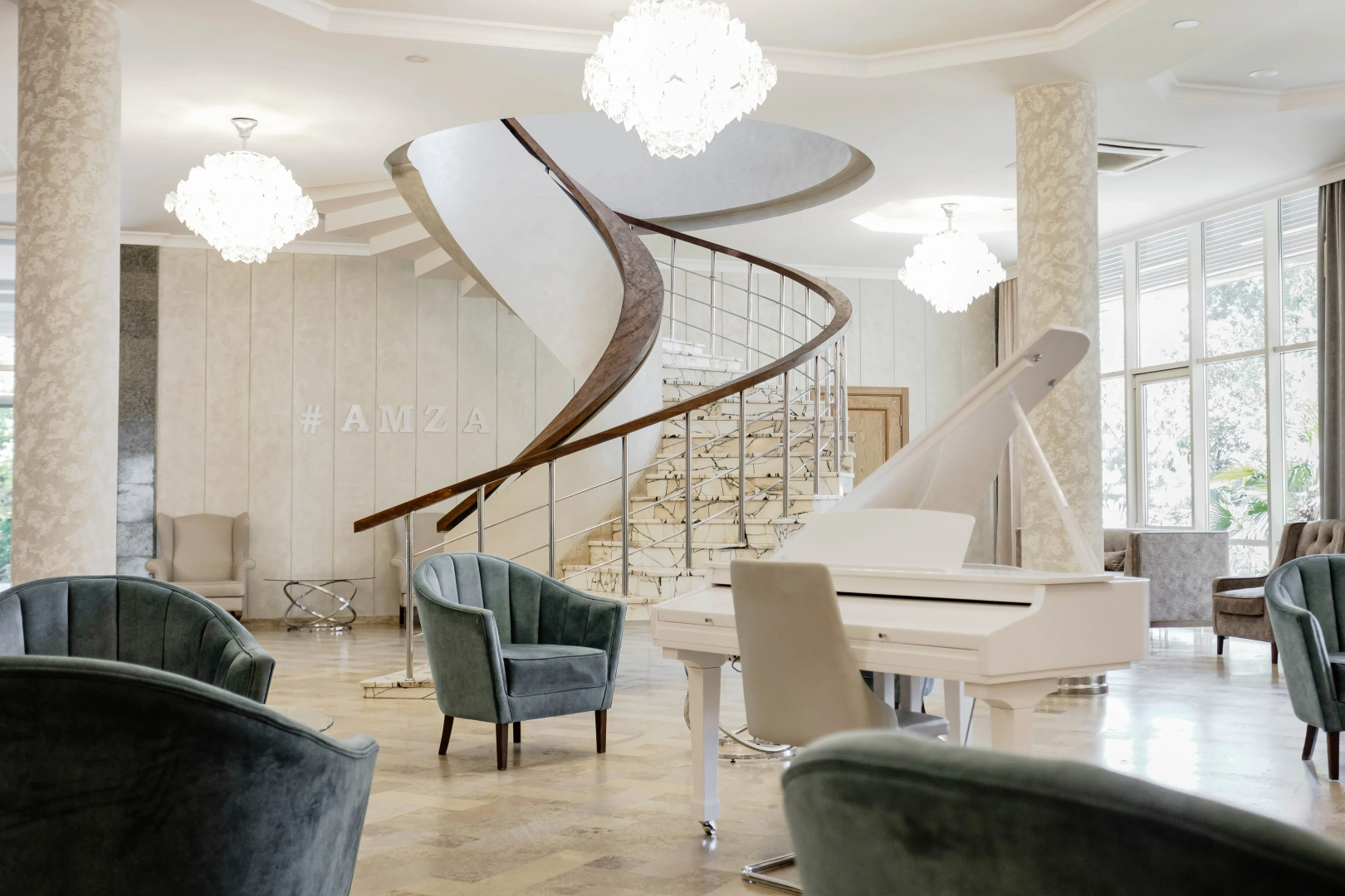 Amza Park Hotel