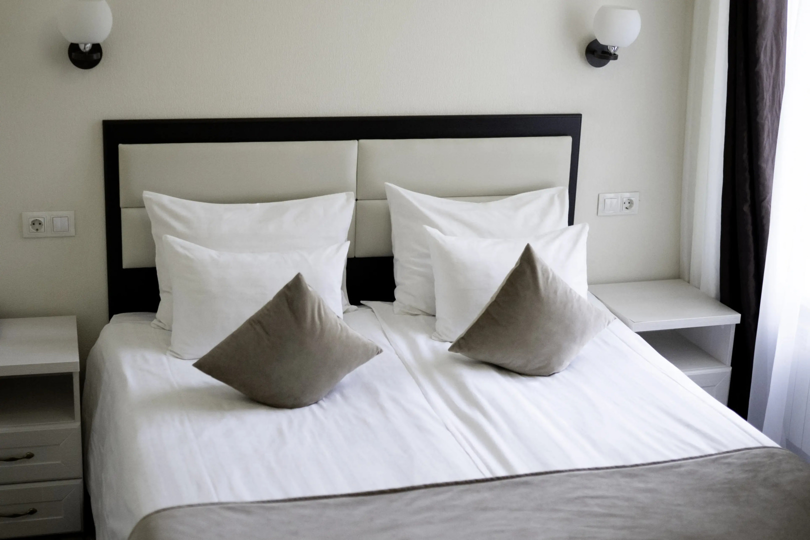 Отель Суворов