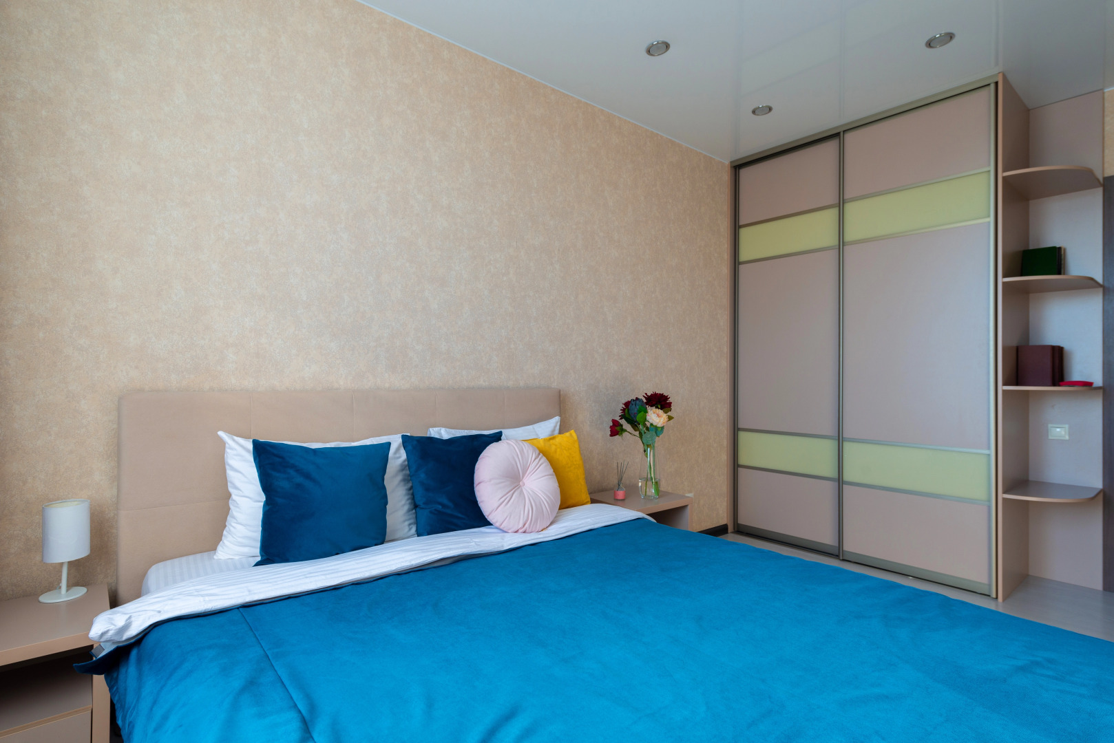 Апартаменты Графит в жк Апрель у Мать и дитя