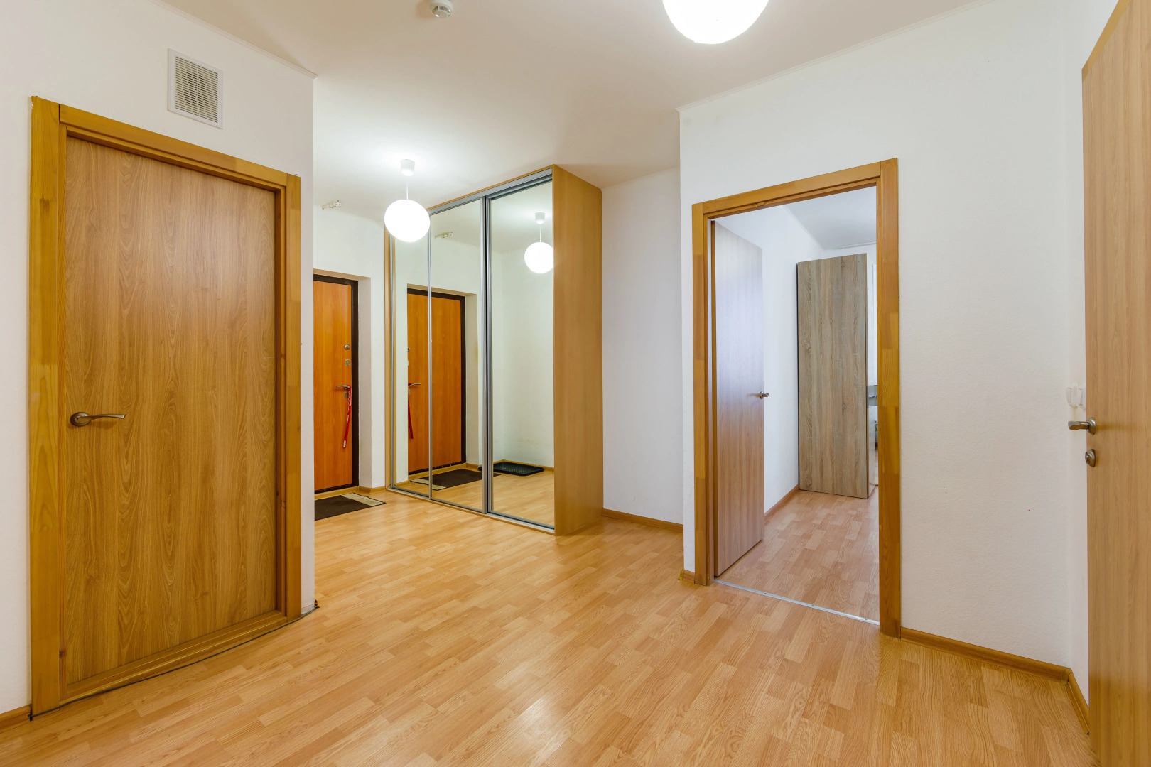 Апартаменты Dayker City Apartments на Николая Островского 7