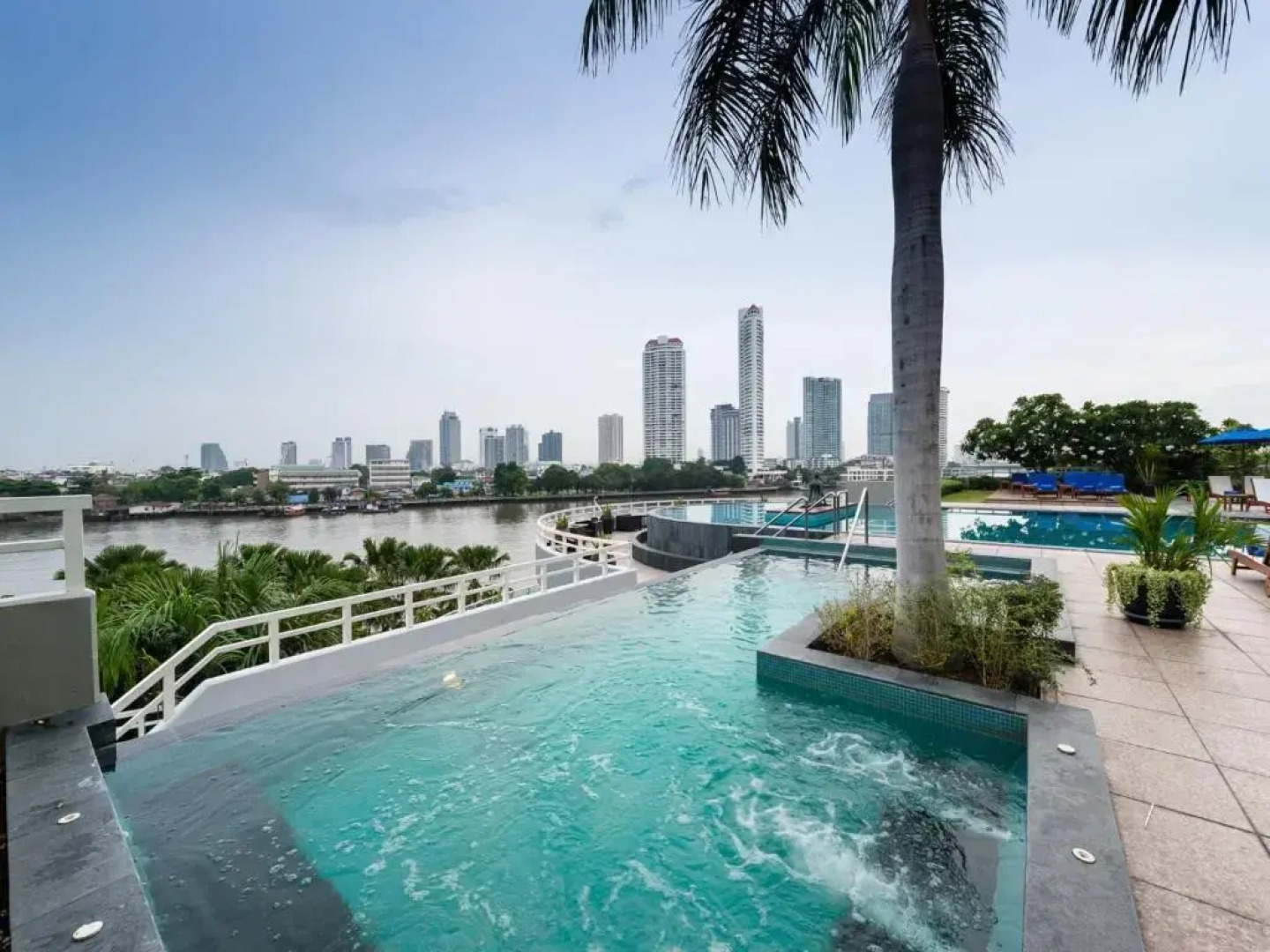 Отель Chatrium Riverside Bangkok