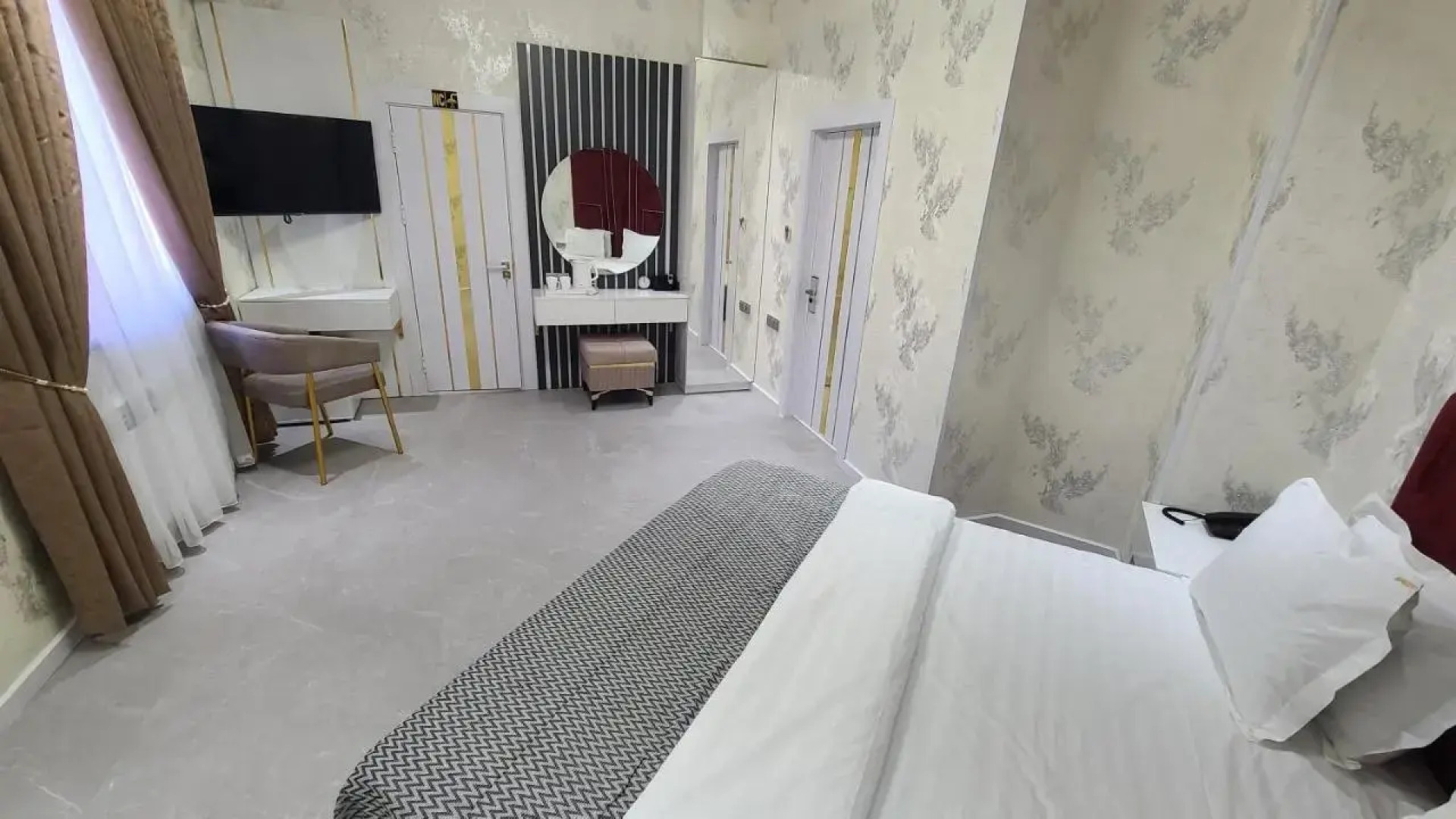 Отель Shedevr Plaza