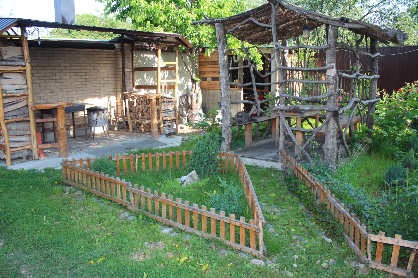 Меблированные комнаты У Друзей