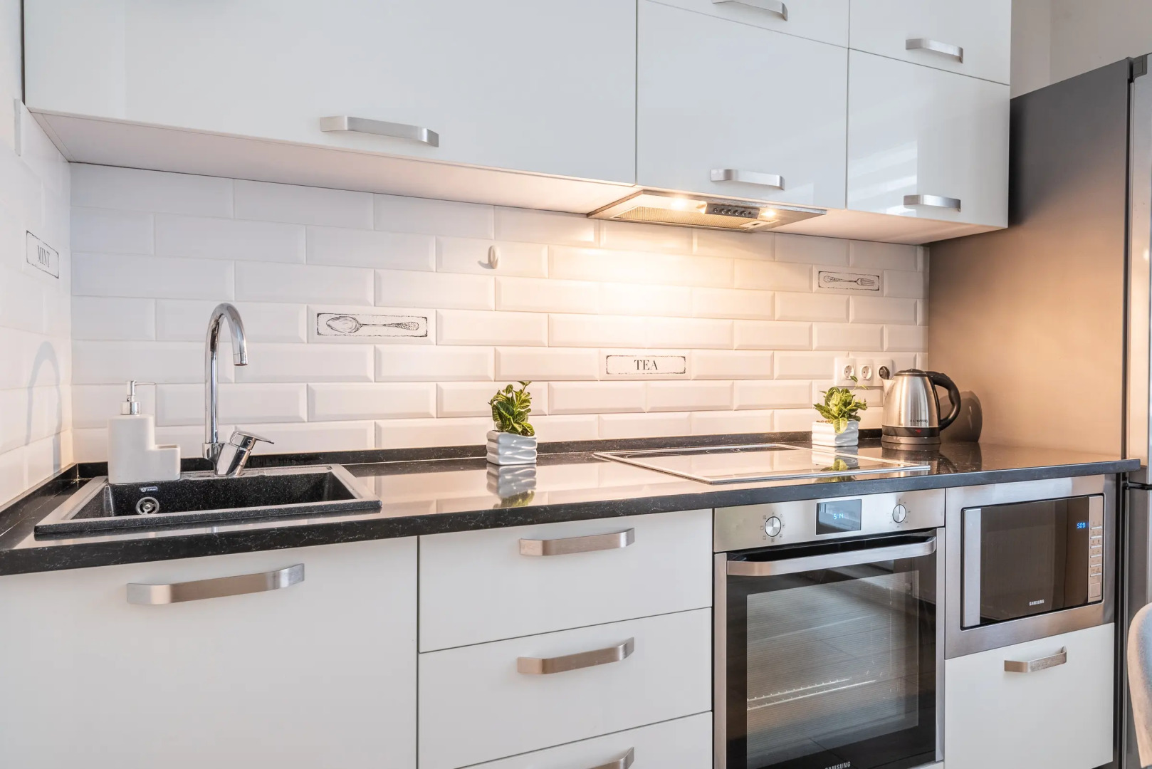 Квартира на сутки Центр Новый дом Кондиционер Wi-Fi Кухня объединена с жилой зоной Отдельная спальня