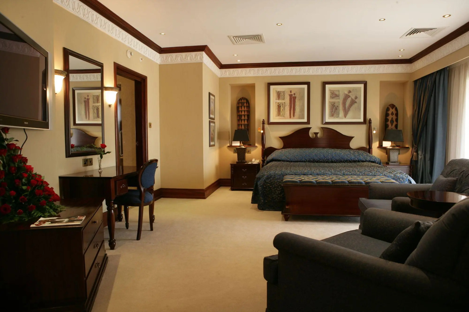 Отель Kampala Serena