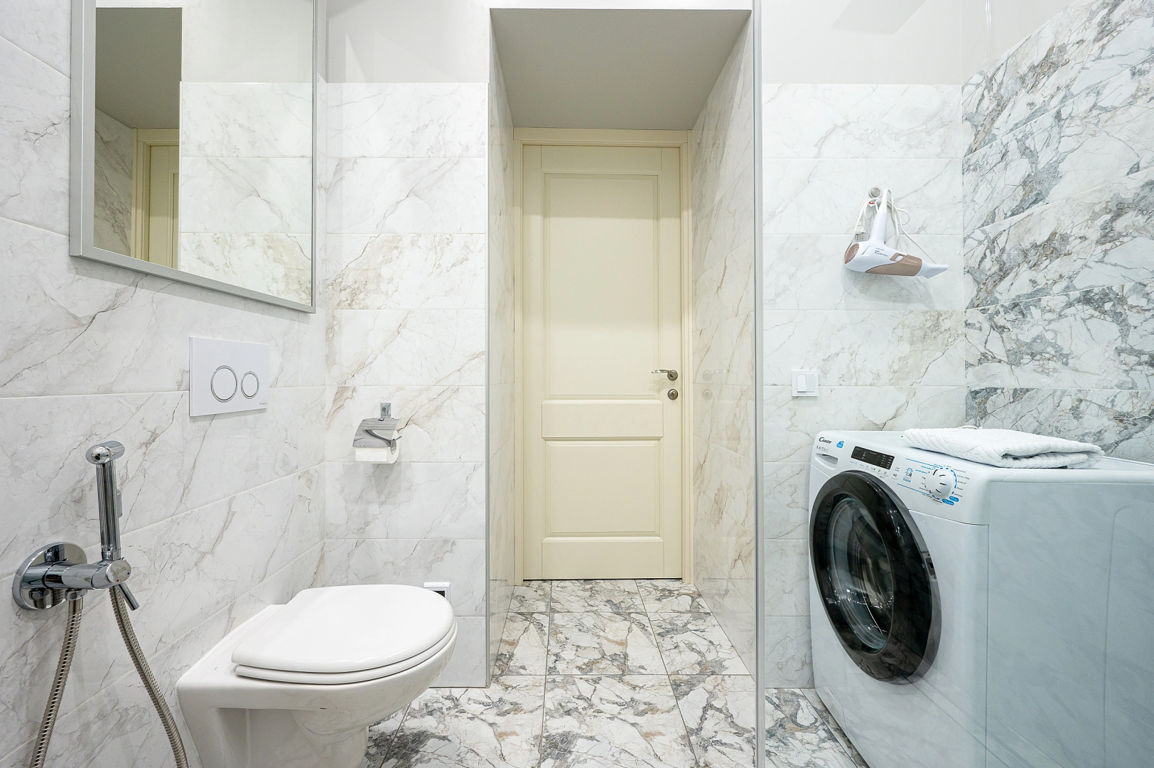 Трехкомантная квартира у летнего сада в Мозаичном дворе