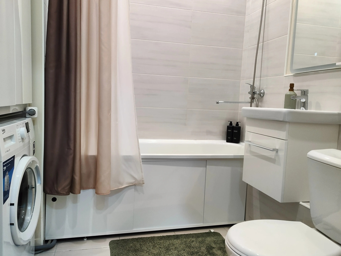 Апартаменты Студия у ТЦ Veer Mall