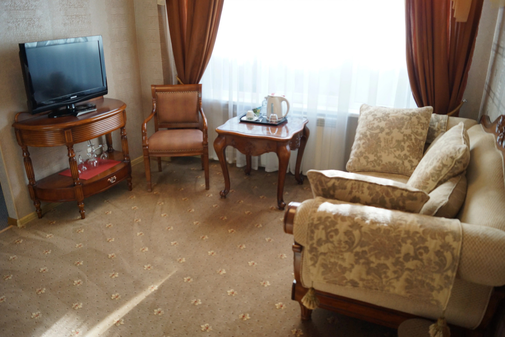 Отель Ренессанс