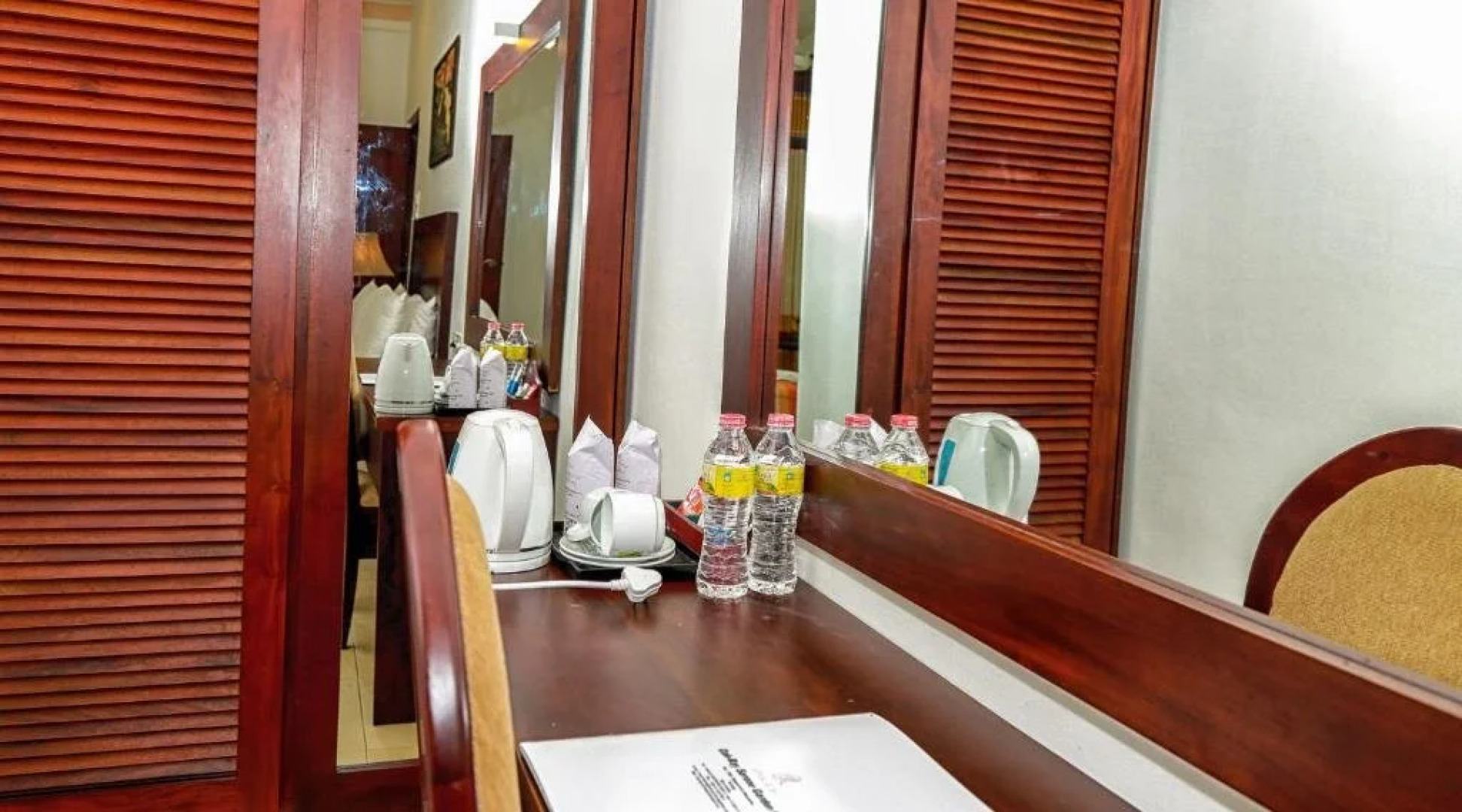 Отель Oak Ray Serene Garden Hotel