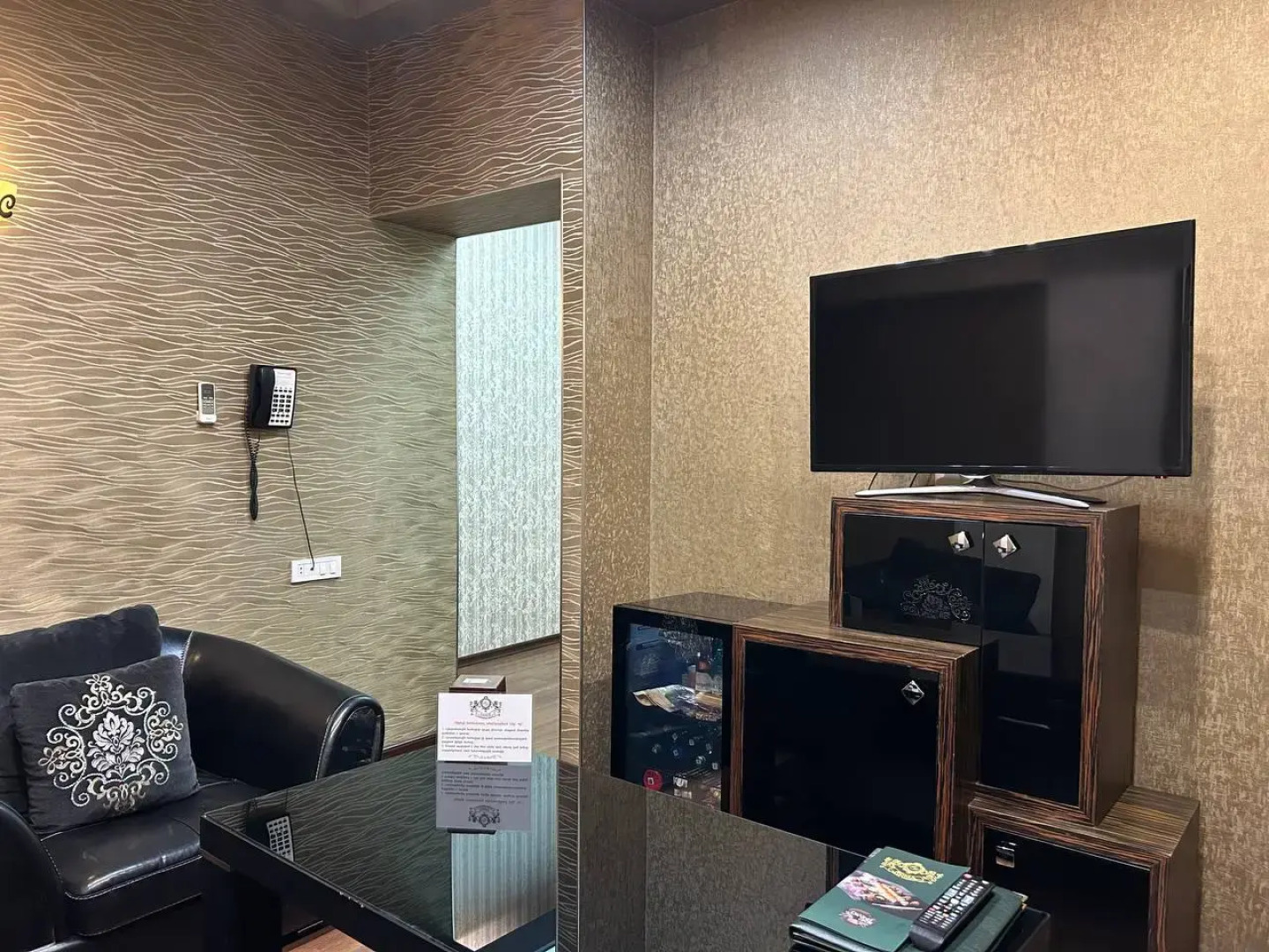 Отель Roma Yerevan & Tours