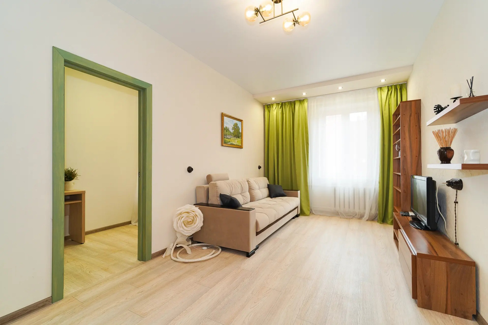 Двухкомнатная Квартира на Интернациональной 13