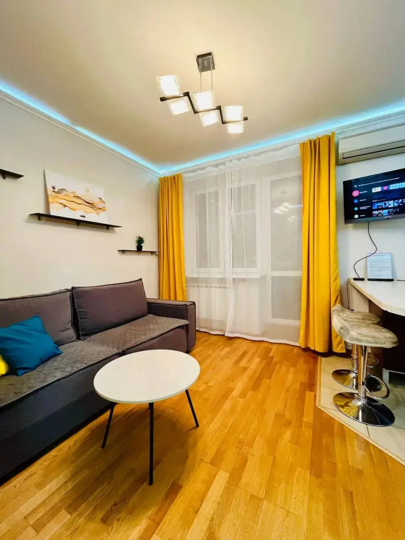 Квартира Уютная 2-х комнатная в 1 минуте от метро Академическая