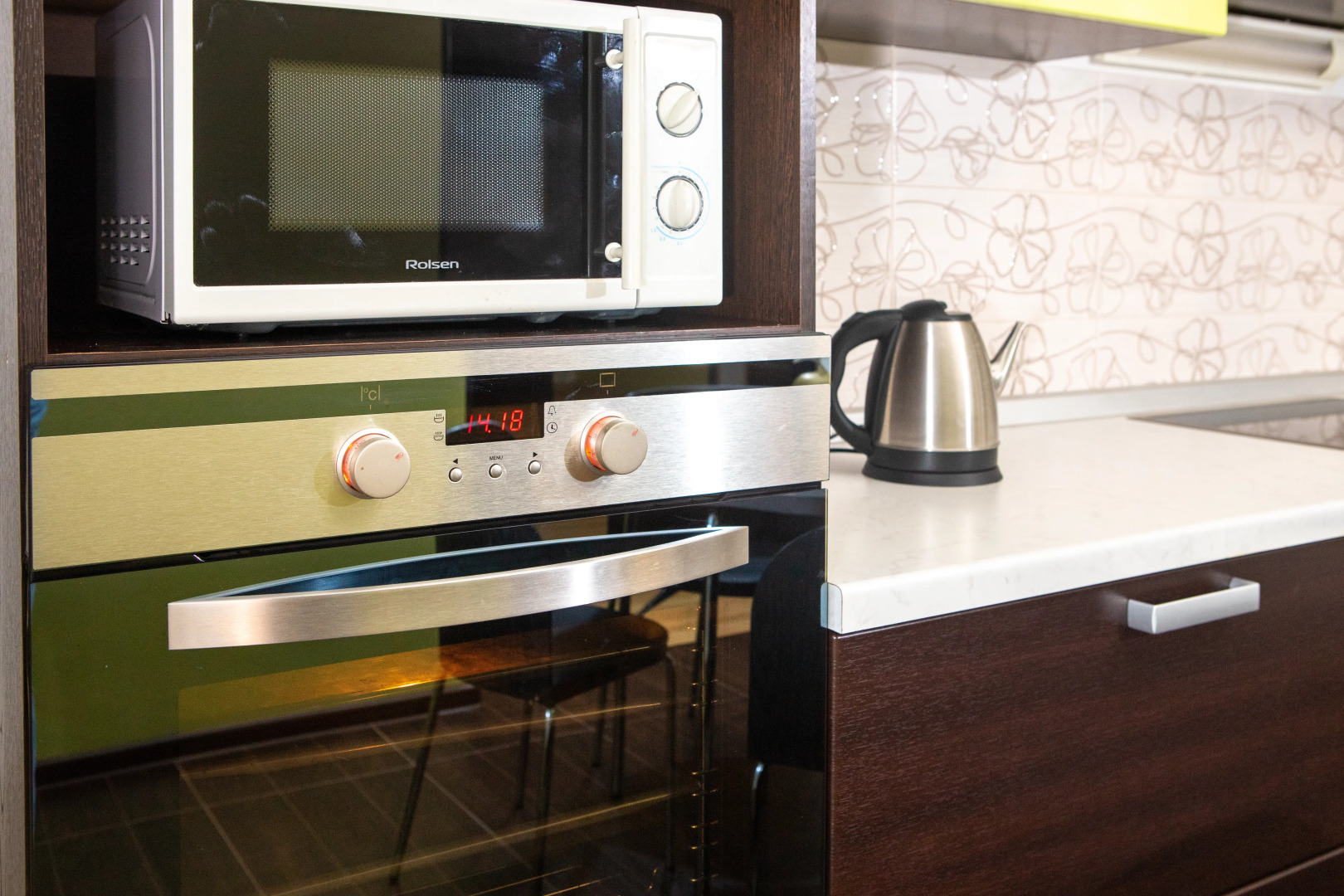 Апартаменты Просторная 2х Комнатная на Алексеева 115