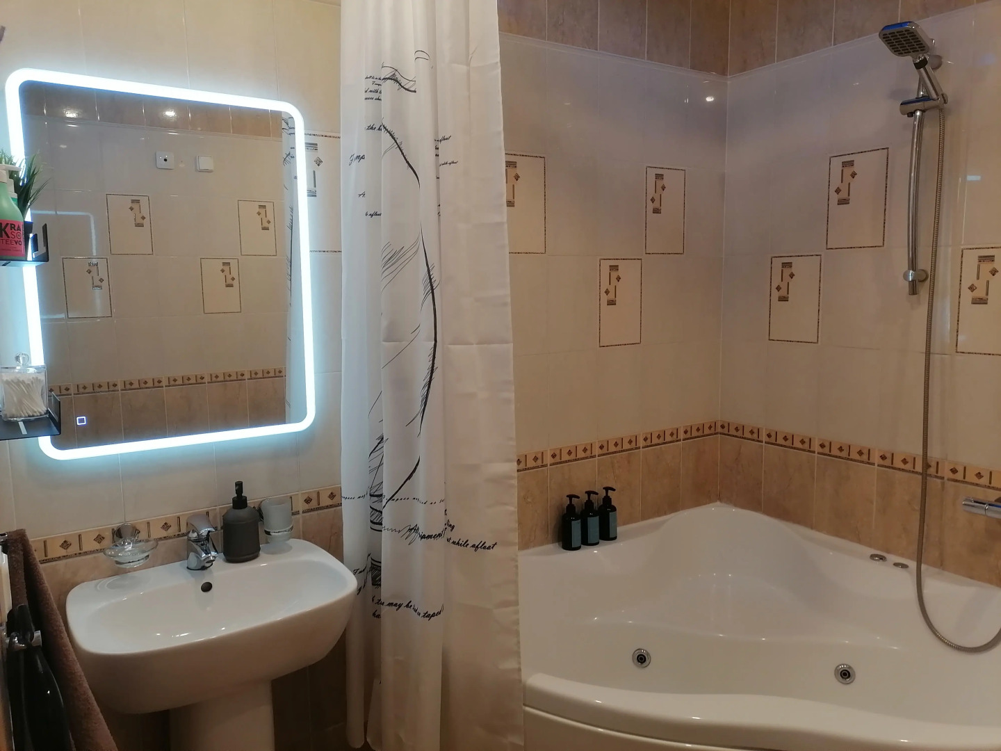 Апартаменты Просторные аппартаменты с джакузи