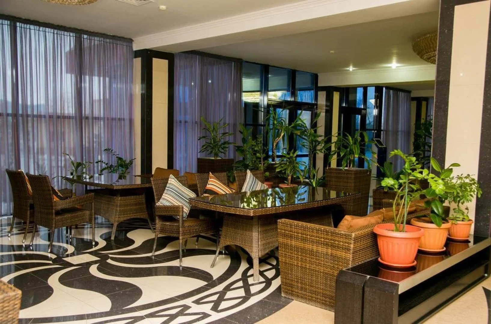 Отель Nomad Palace