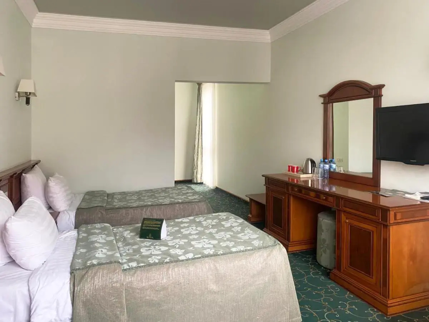 Отель Hotel Russia