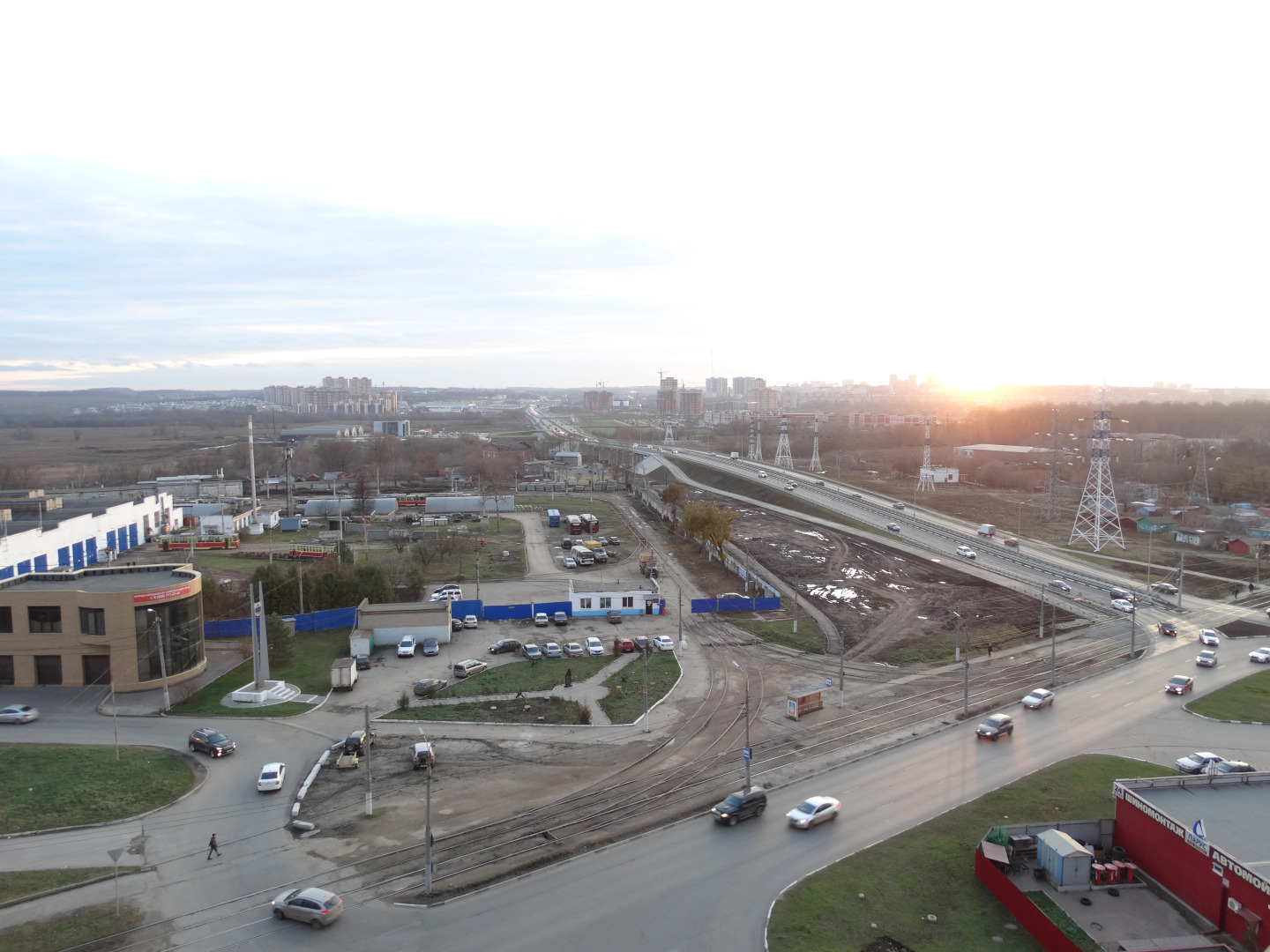 Апартаменты InnDays Металлургов 108 (2)