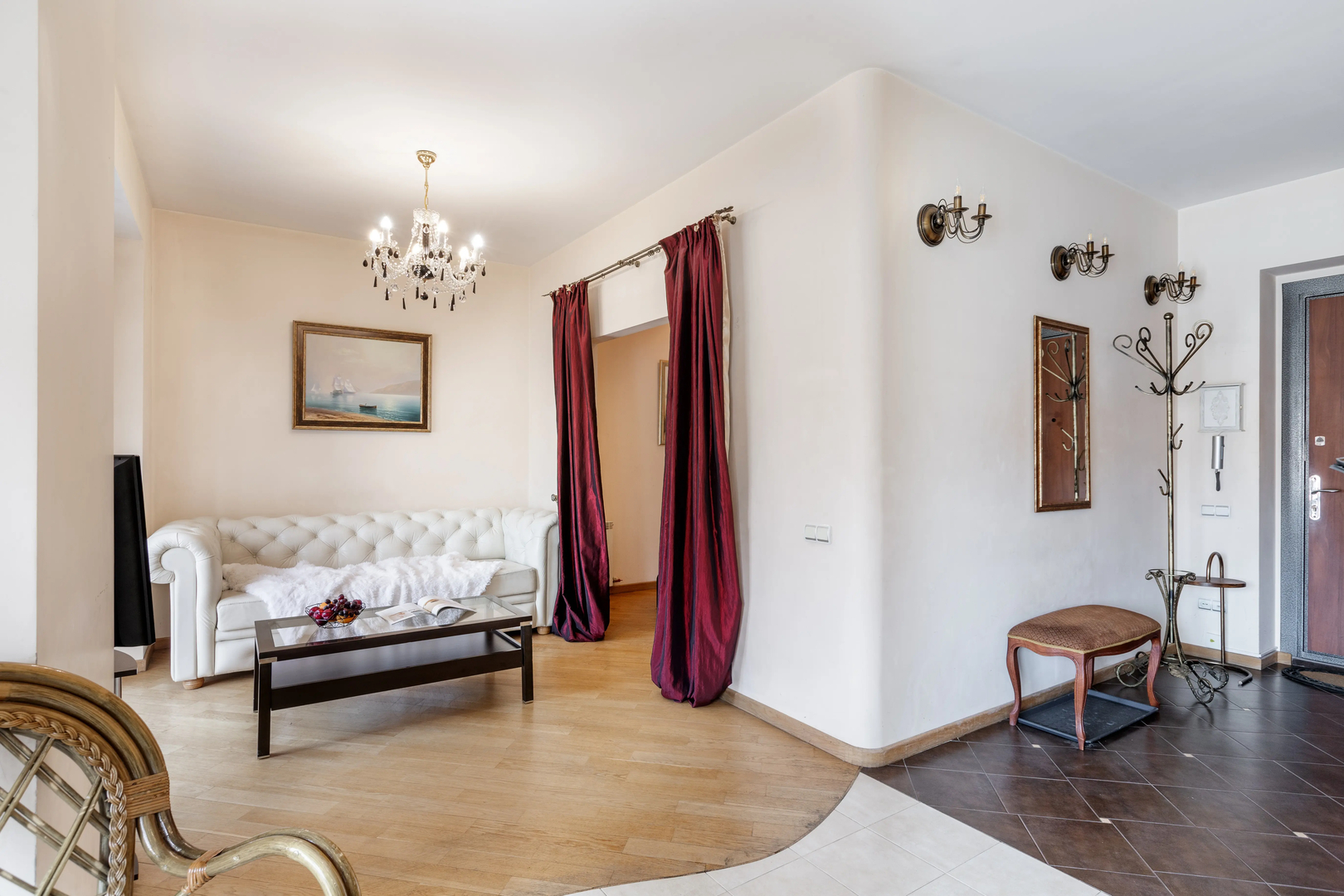 Апартаменты рядом с ЦУМом и метро