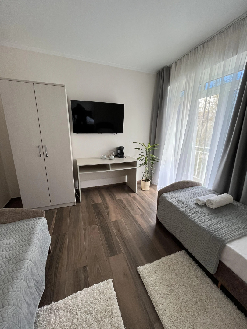 Na Pontiyskoy 16 Guest House