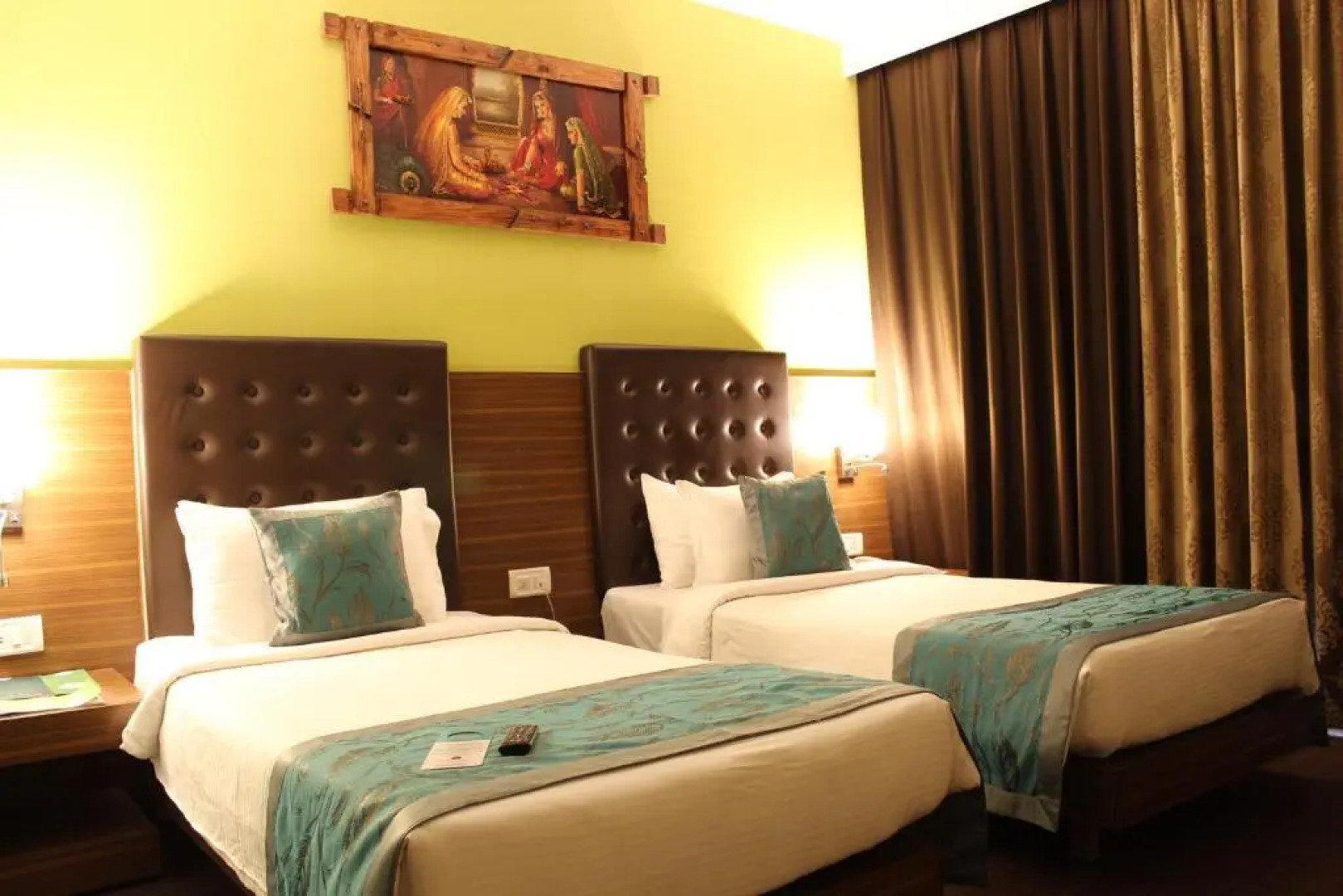 Отель The Byke Suraj Plaza Veg