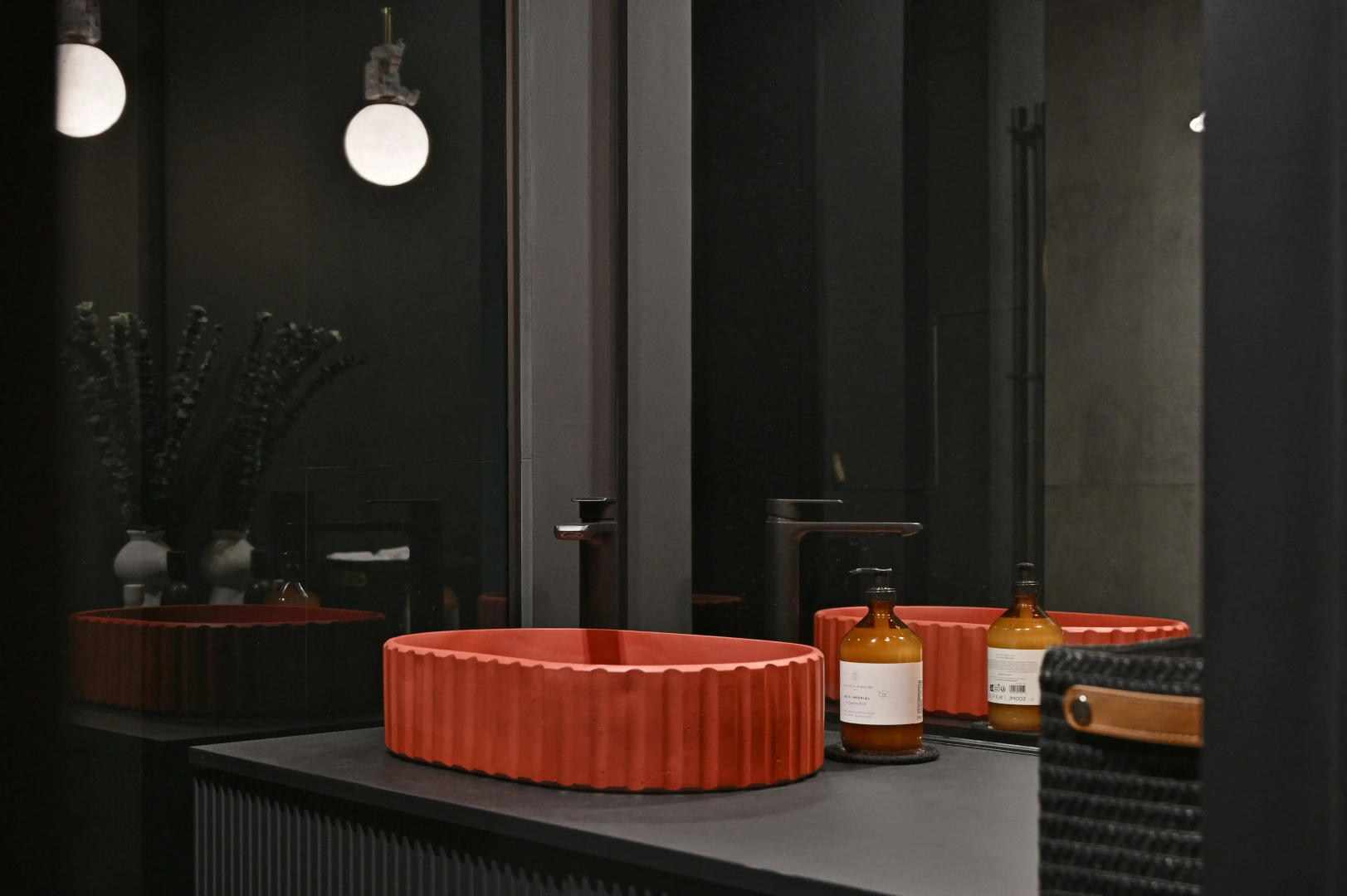 Квартира Aparts Pro+ Студия Black Panorama у Волги в ЖК Галактика на 16 Этаже