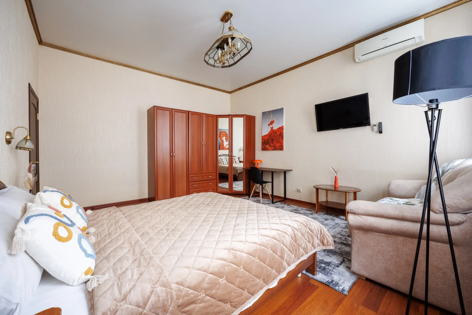 Апартаменты 2 спальни у Казанского собора 8 гостей