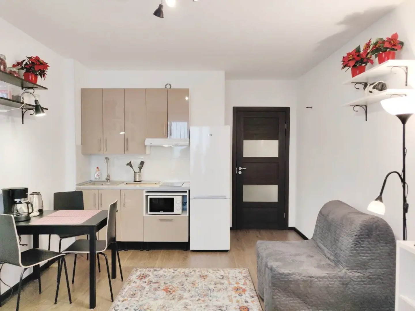 Студия Modern метро Ладожская