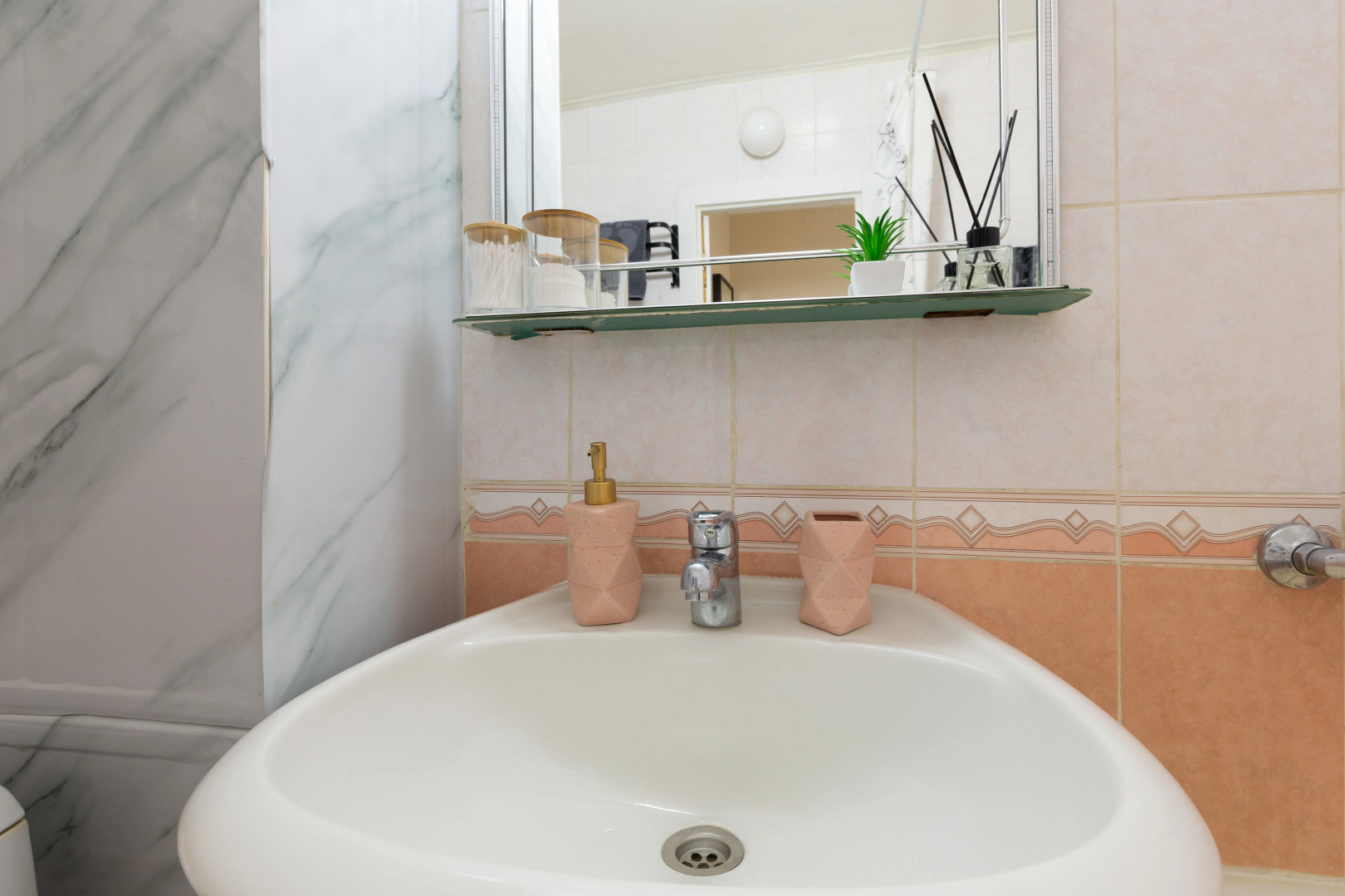 Апартаменты Life Apartments с балконом