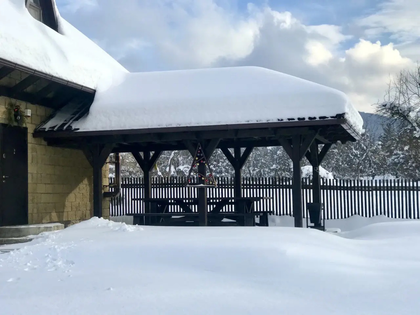 Частный дом часть с 2 спальнями с видом на горы