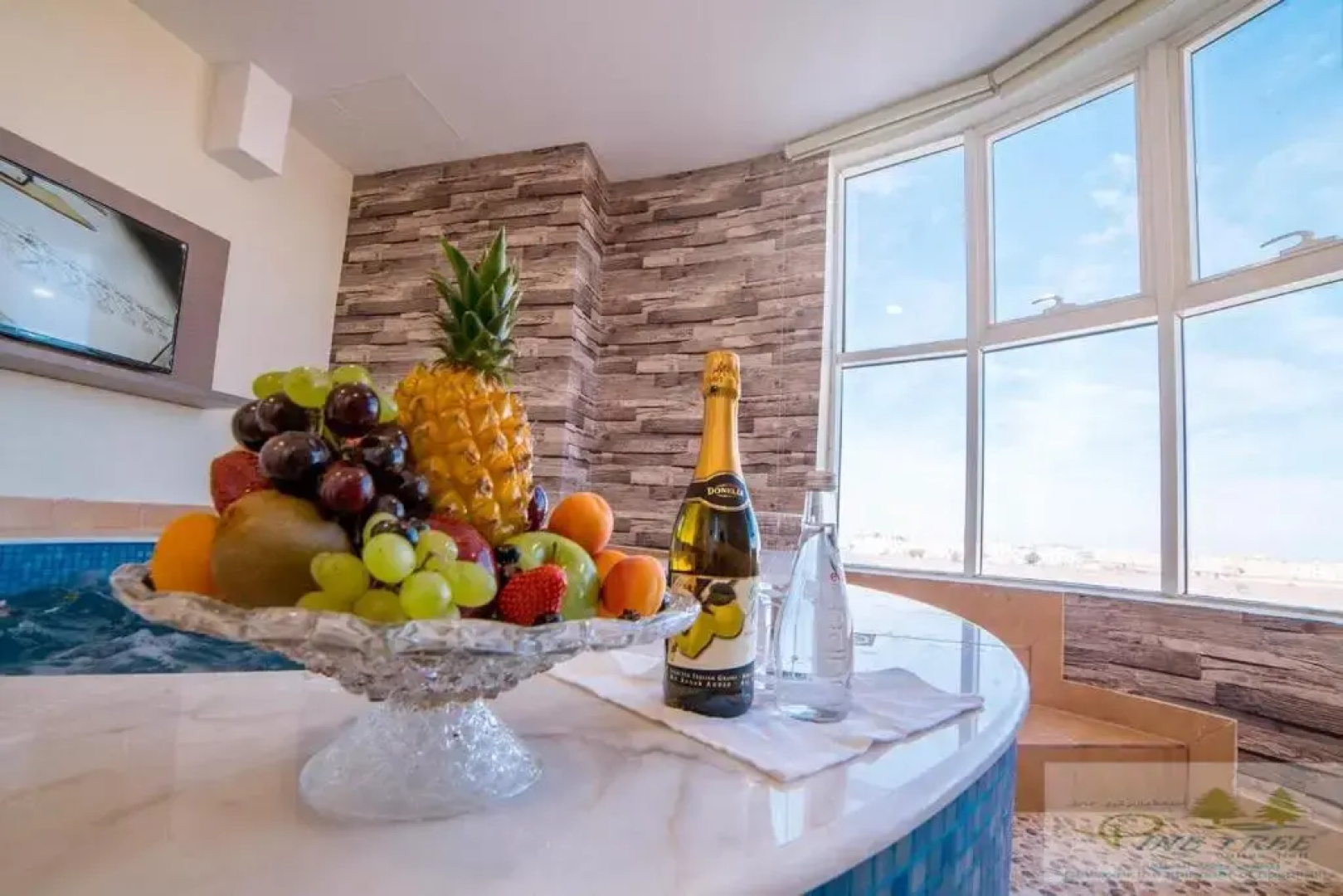 Pinetree Suites Hail