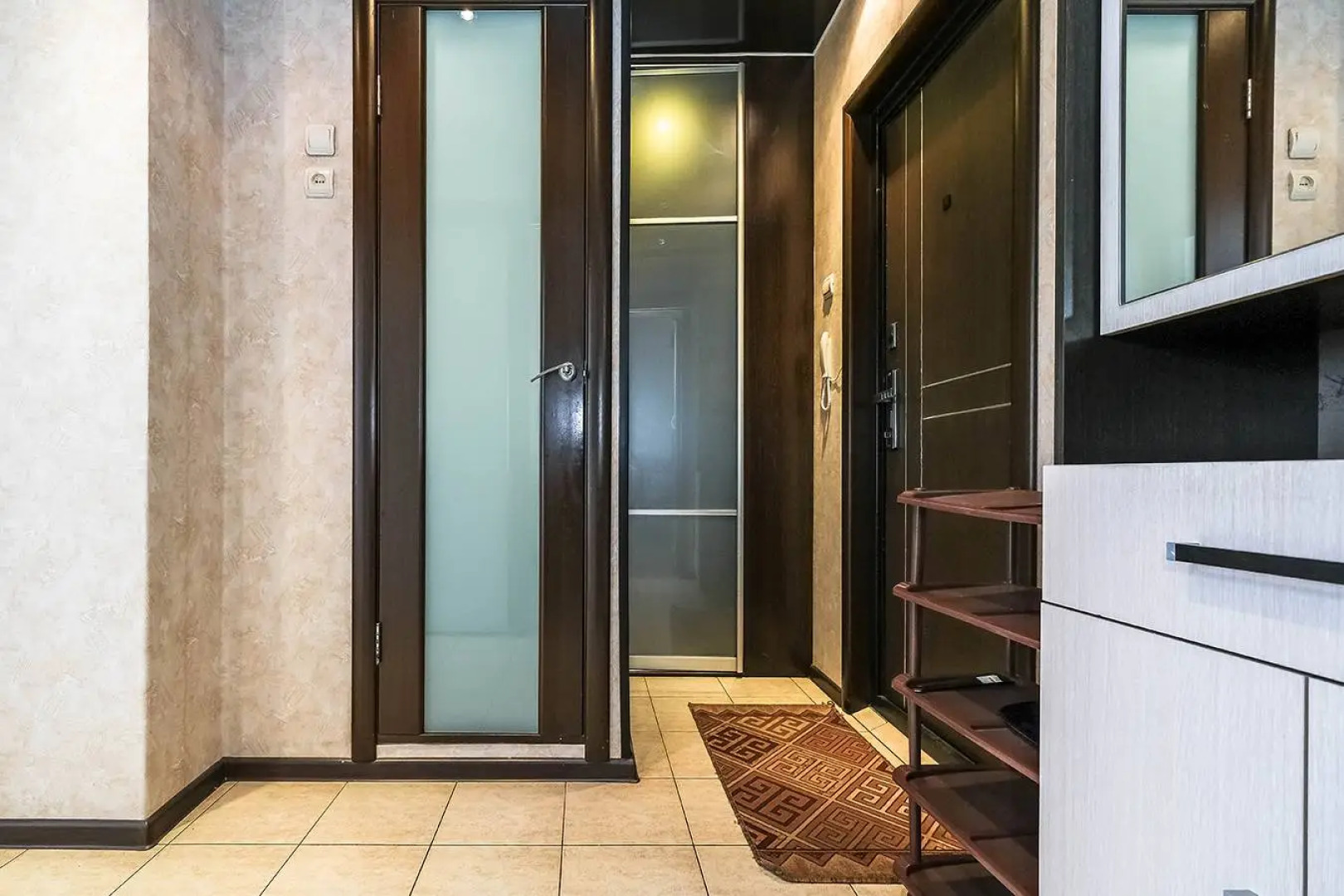 Апартаменты рядом с МНТК Федорова Забалуева 51/5