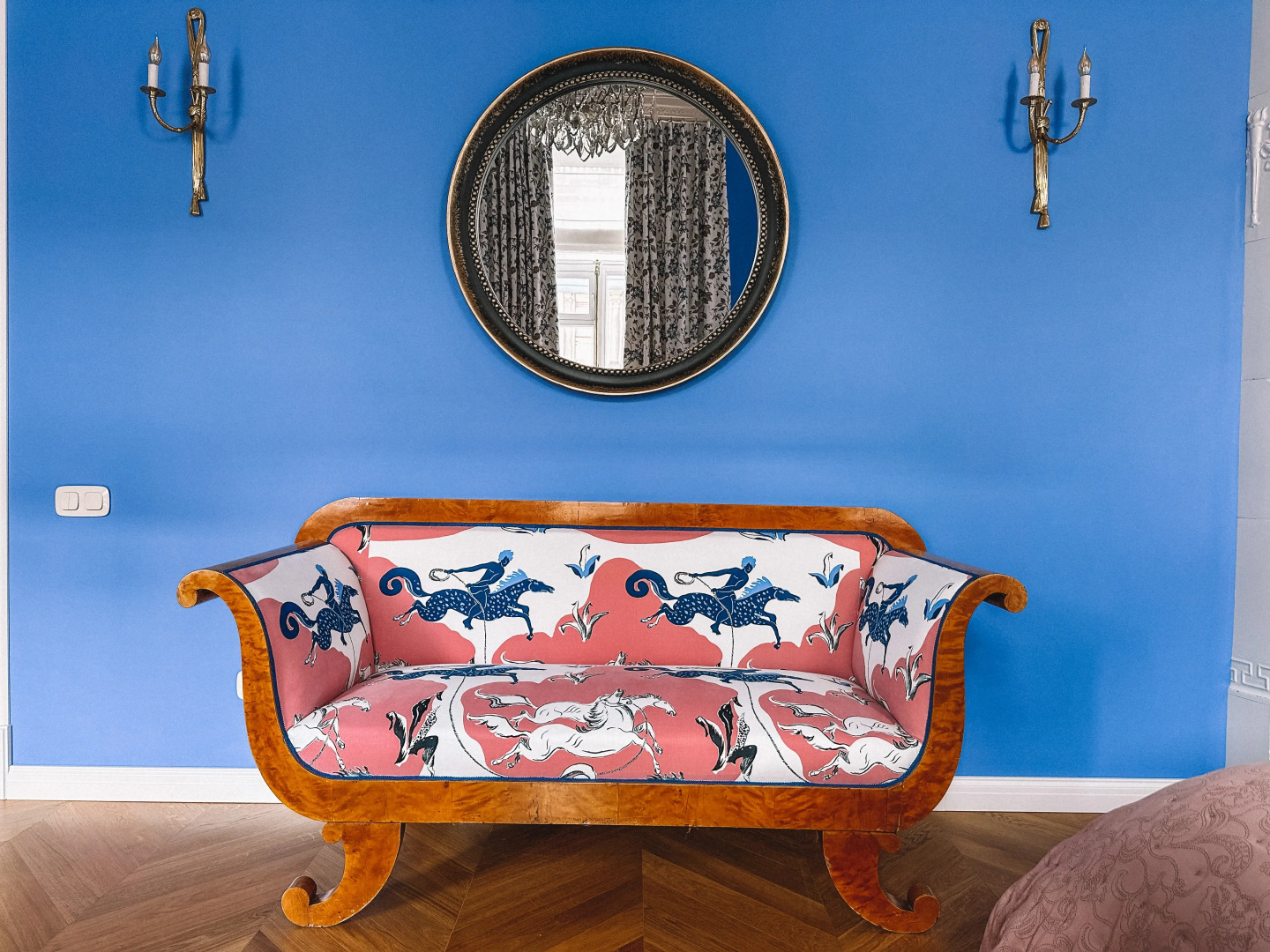 Апартаменты Эксклюзивная квартира Уголок Парижа