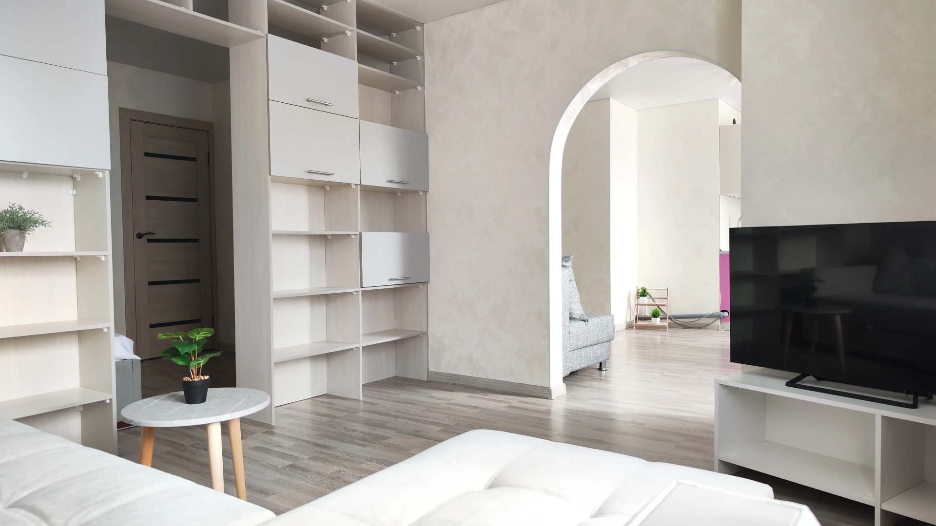 Апартаменты Panda Home возле ТЦ Остров и ТЦ Кристалл