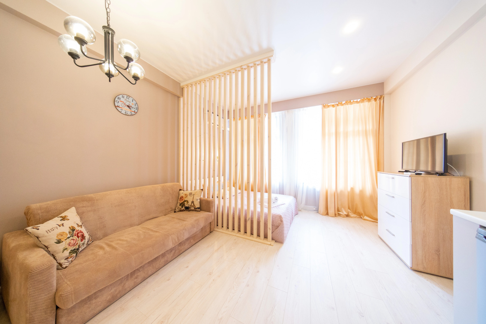 Апартаменты Море Апартаментов на Плотинной 2-7