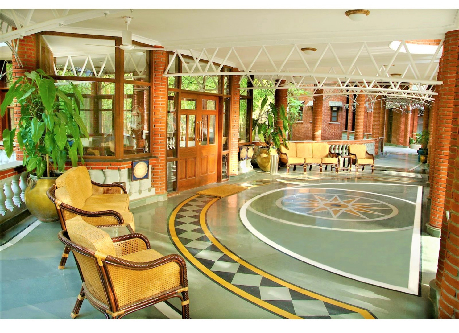 Отель WelcomHeritage Taragarh Palace