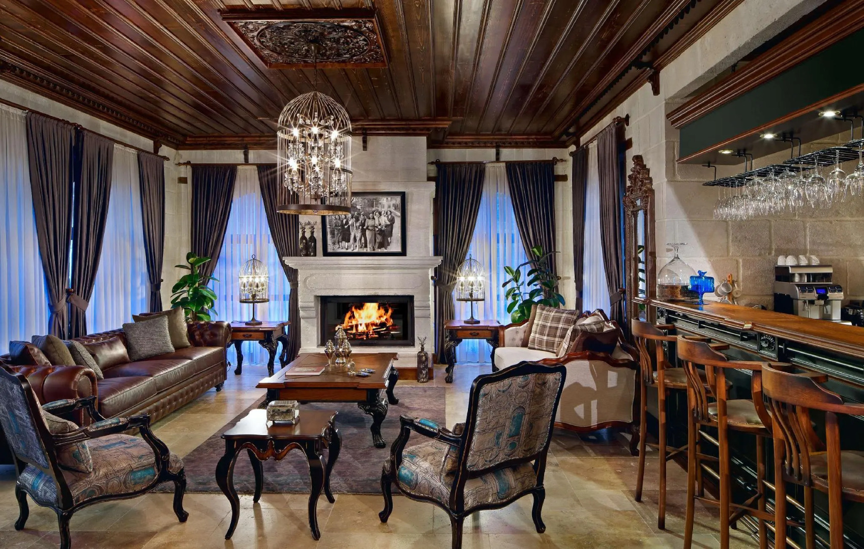 Отель Seraphim Cave Suites & Spa