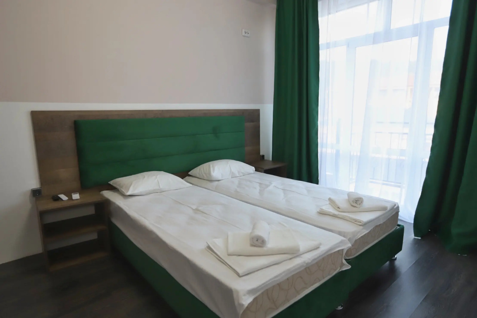 Отель Golden City