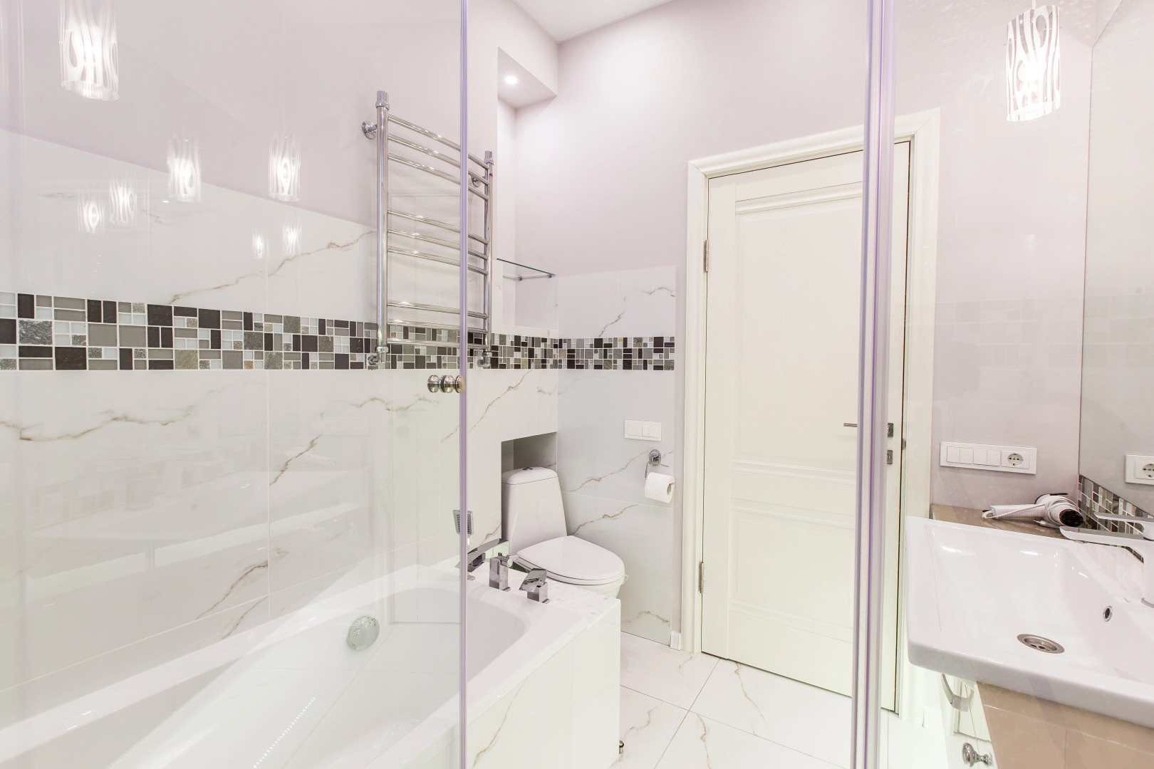 Апартаменты с Двумя Спальнями и Гостиной на Проспекте Независимости