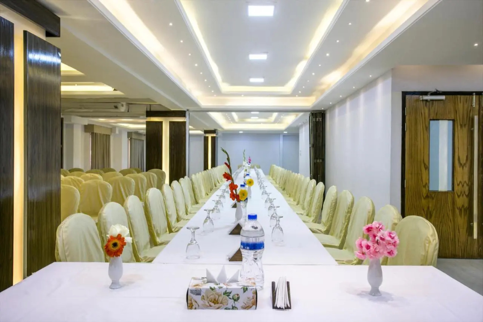 Отель White Palace